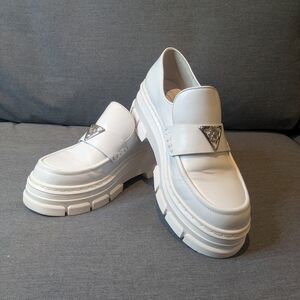 Wishbone Stylish White Platform Loafers